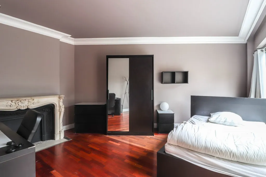 Bedrooms - Colocation Maison with Balcony near Bordeaux Tram