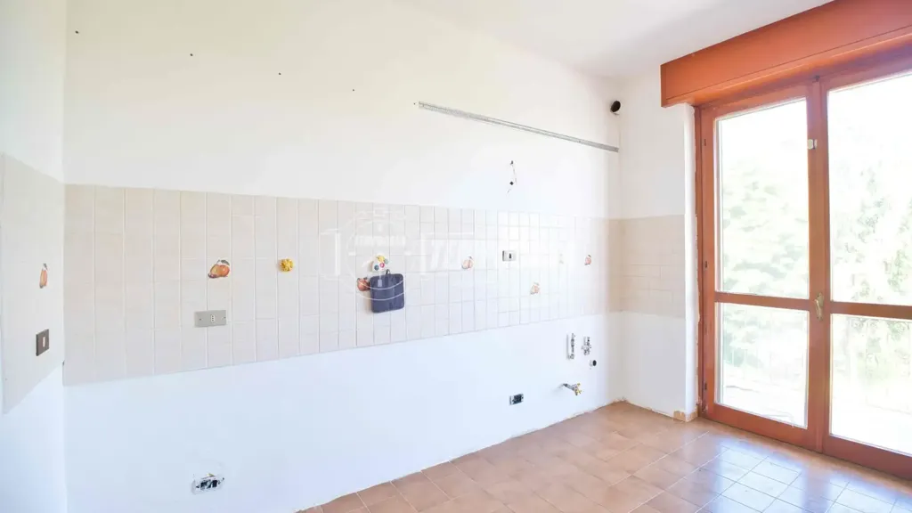 Toad - Bright 2-Bedroom Apartment with Balcony in Cameri