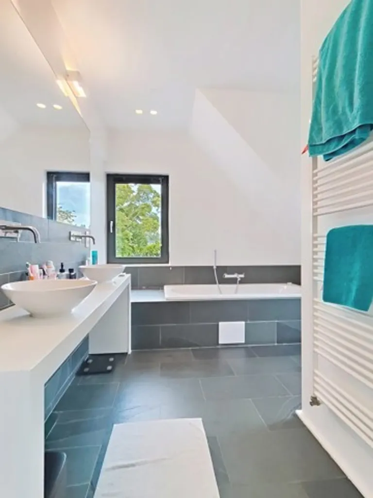 Vannitoad - Architect-Designed Villa with Garden in Waterloo-Faubourg