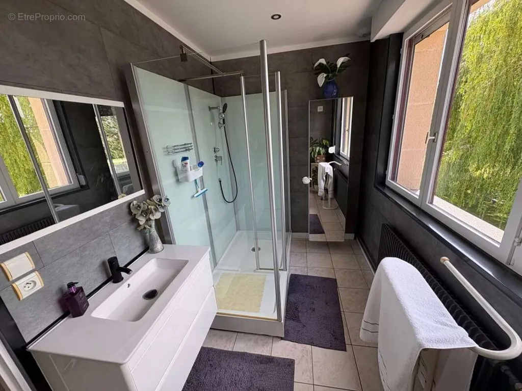 Bagni - Spacious 5-Bedroom House near Cambrai