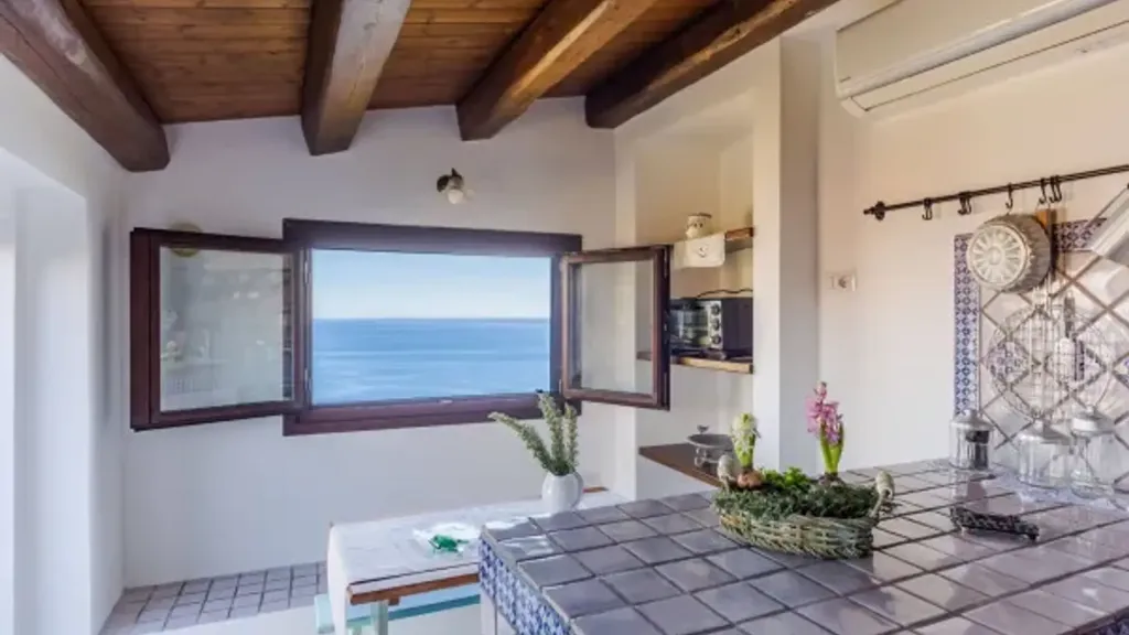 Kitchen - Rustic Cottage with Sea View in Acireale