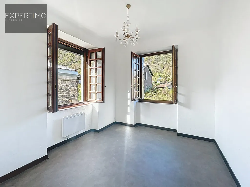 Pièces - Maison avec Garage et Stationnements à Vivier-Pont