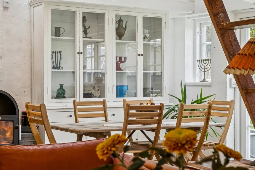Salle à manger - Conservation-Grade Lighthouse Farmhouse on West Coast