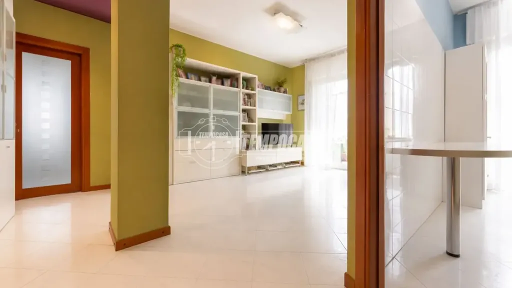 Esik - Bright Triplex Apartment with Metro Access in Milan