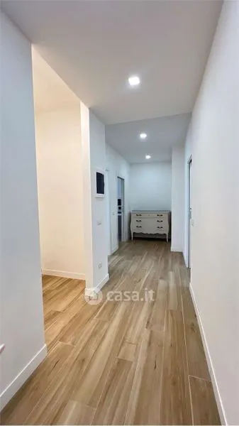 Esik - Modern Flat with Balcony in Como