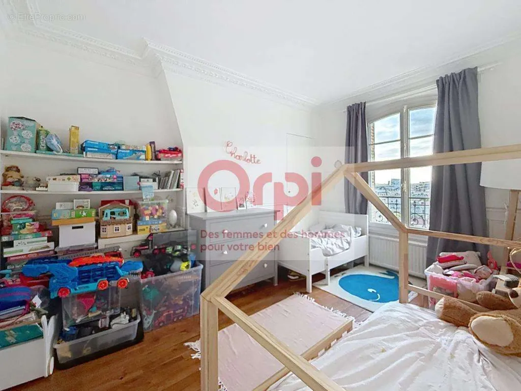 Magamistoad - 4-Piece Apartment with West Paris View in Issy