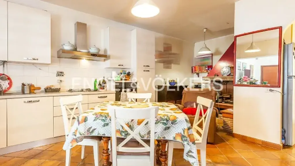 Cuisine - Villa with Three Apartments in Guidonia Montecelio