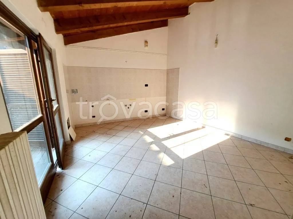 Rooms - Two-Level House with Balcony in Paesana