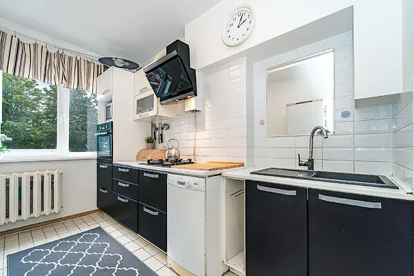 Köök - Apartment with Separate Bathrooms in Mustamäe, Tallinn