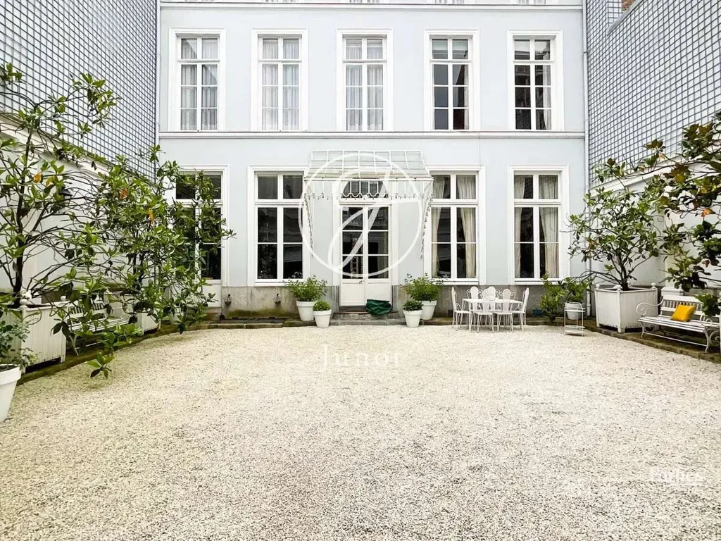 Aed - Historic Mansion with Garden in Old Lille