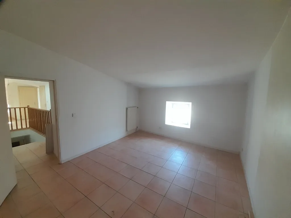 Pièces - Penthouse sous les toits avec vue sud à Die