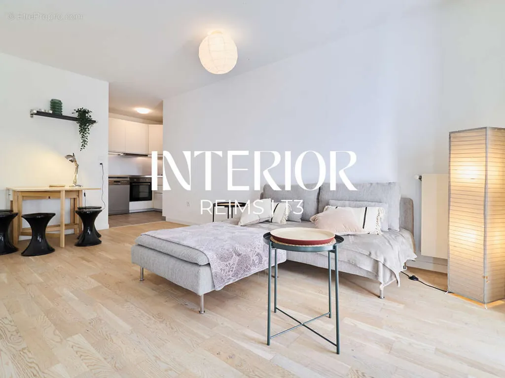 Séjour - Appartement T3 avec Vue Sud-Ouest au Centre de Reims