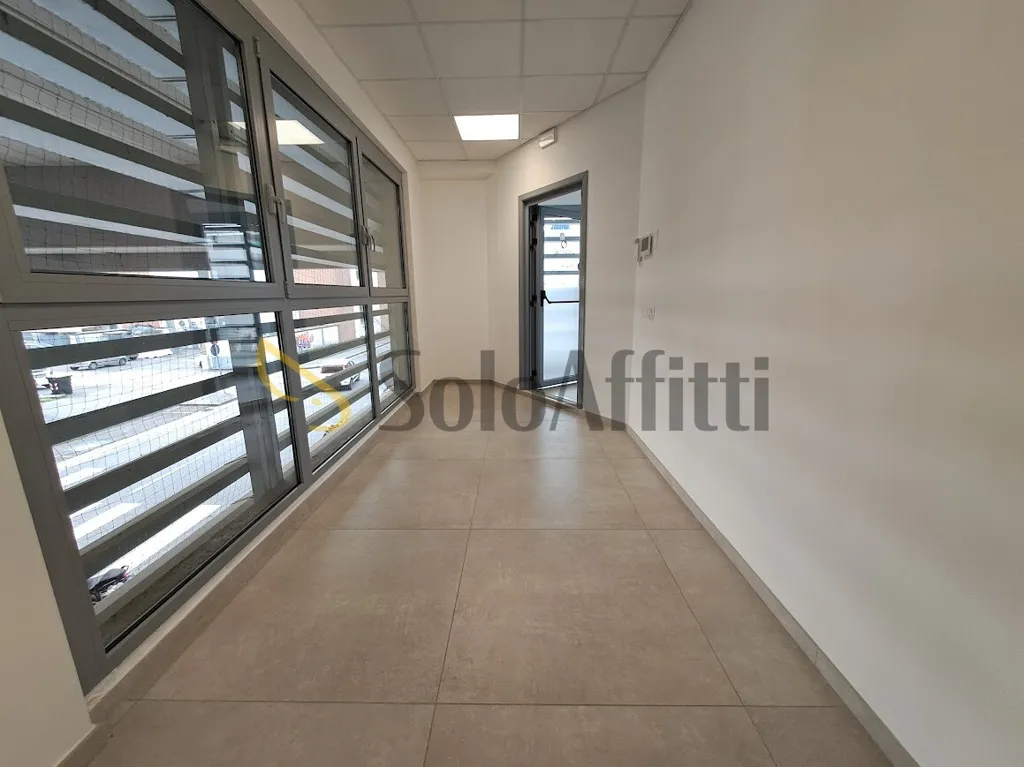 Entrée - Open Space Office with Parking in Sesto Fiorentino