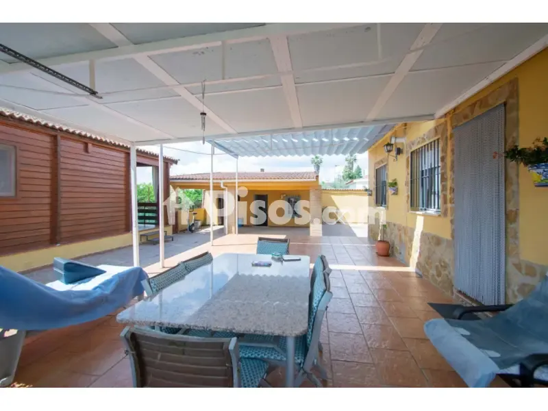 Terrass - Chalet with Extensive Garden in Nuevo Bulevar