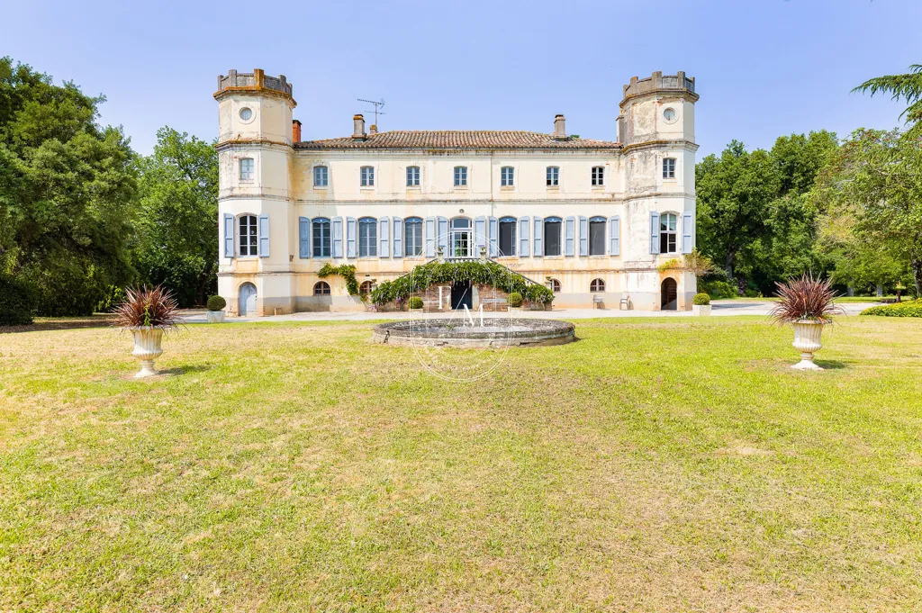 Extérieur - Château Historique avec Parc à Saint-Sulpice-La-Pointe