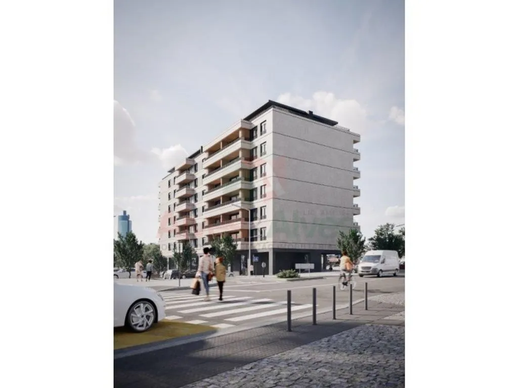 Luxury Flat with Large Windows in Maia