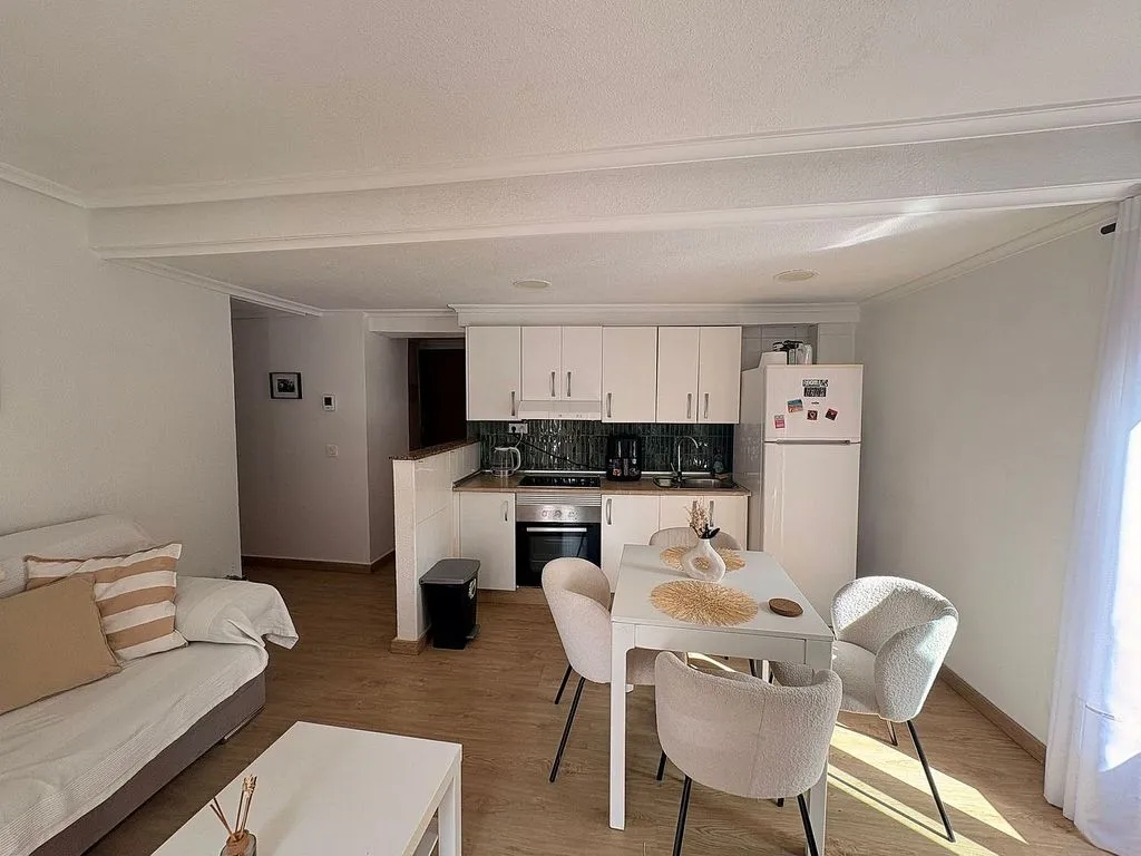 Soggiorno - Modernised Flat with Balcony in Historic Centre