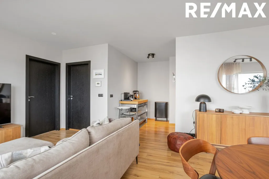 Séjour - Apartment with South-Facing Balcony in Garðabær
