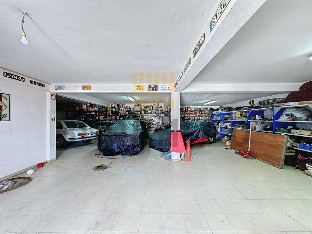 Garage - Detached House with Pool in Cadaval
