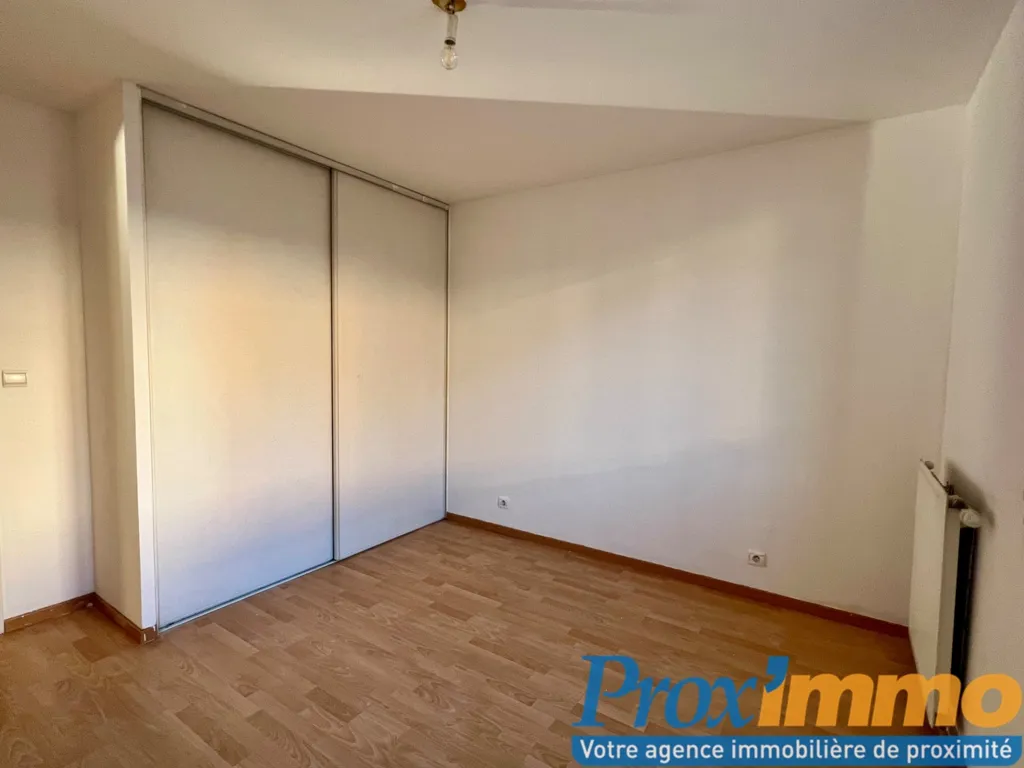 Pièces - Appartement avec Balcon dans Résidence Sécurisée