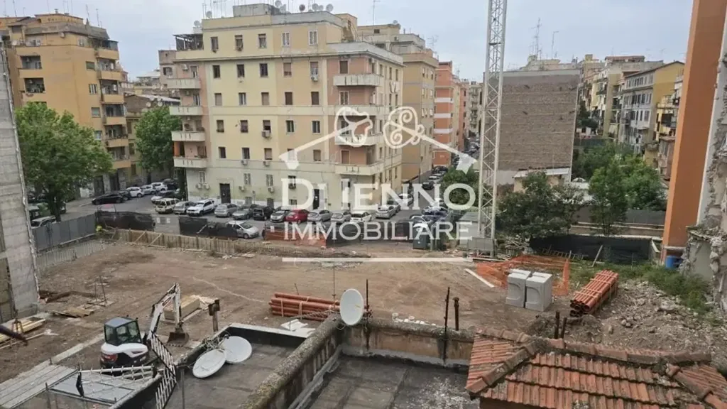 Jardin - Ristrutturato Trilocale with Metro Access in Rome