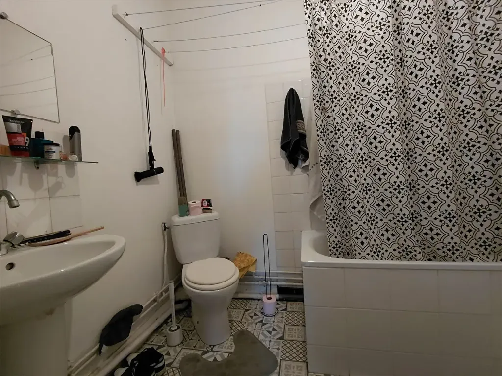 Vannitoad - Bright Studio with Balcony in Pau