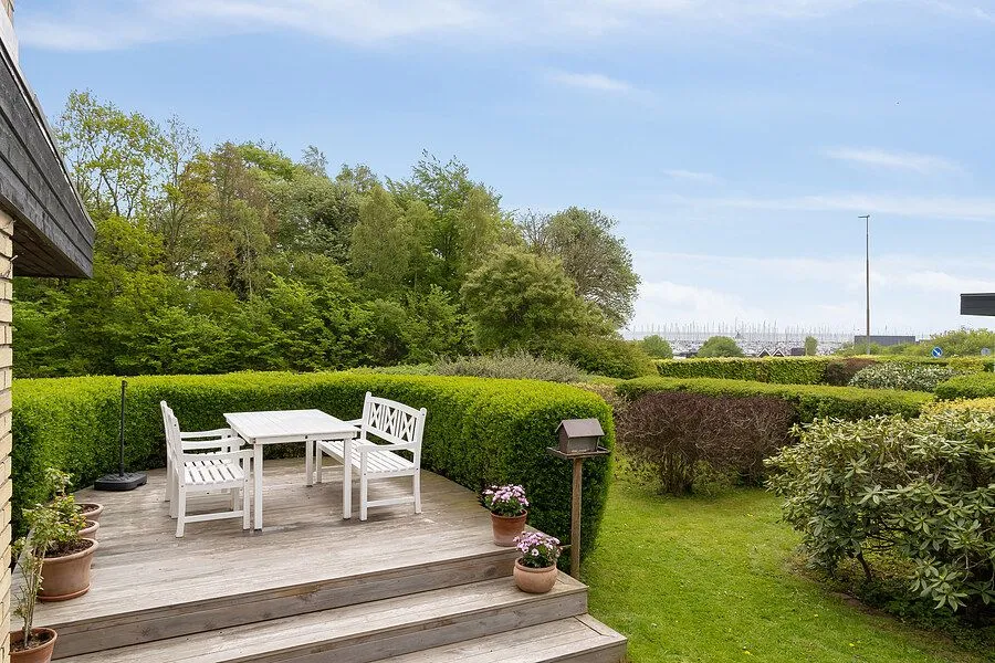 Giardino - Villa with Sea View in Egå