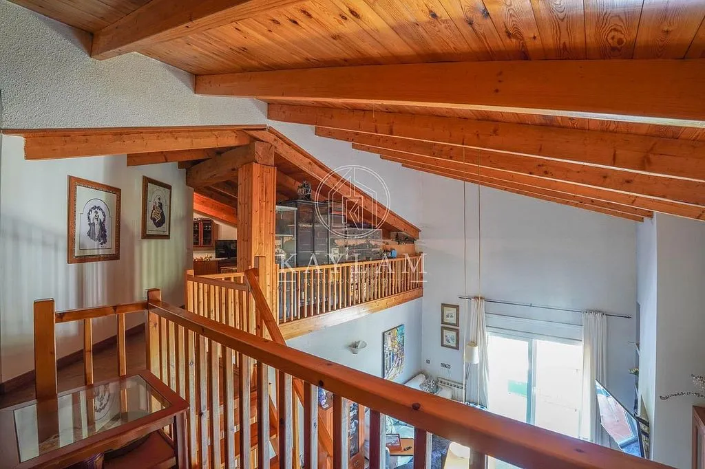 Toad - Rustic Chalet with Pool in Lloret de Mar