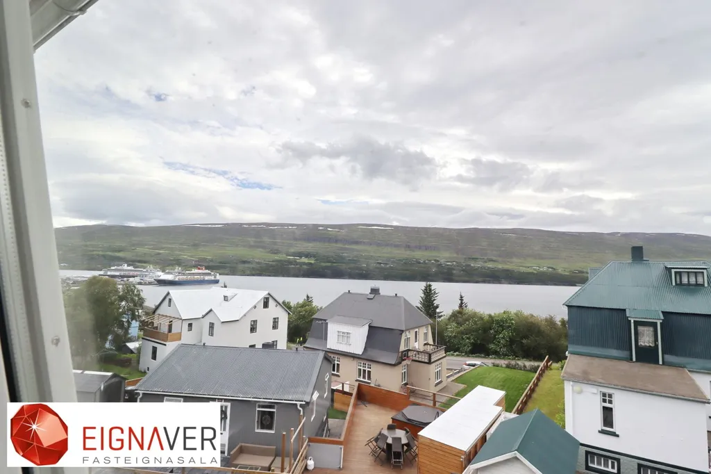 Balcone - Apartment with Sea View in Akureyri