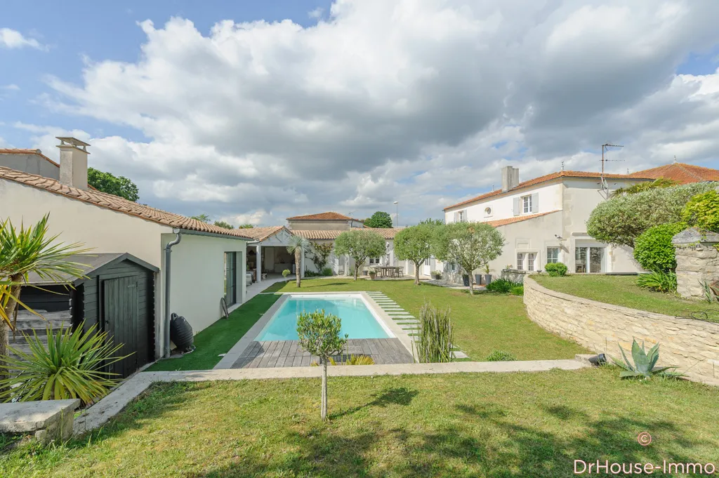 Bassein - Charmant Maison with Pool in Thaire