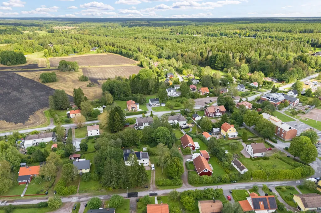 Õhuvaade - Freehold Plot with Building Potential in Skyttorp
