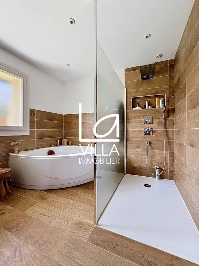Salles de bain - Maison Luxueuse avec Piscine à Wimereux
