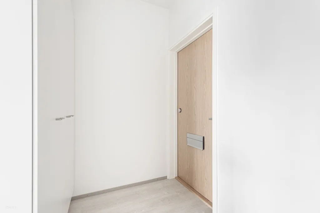 hallway_entrance