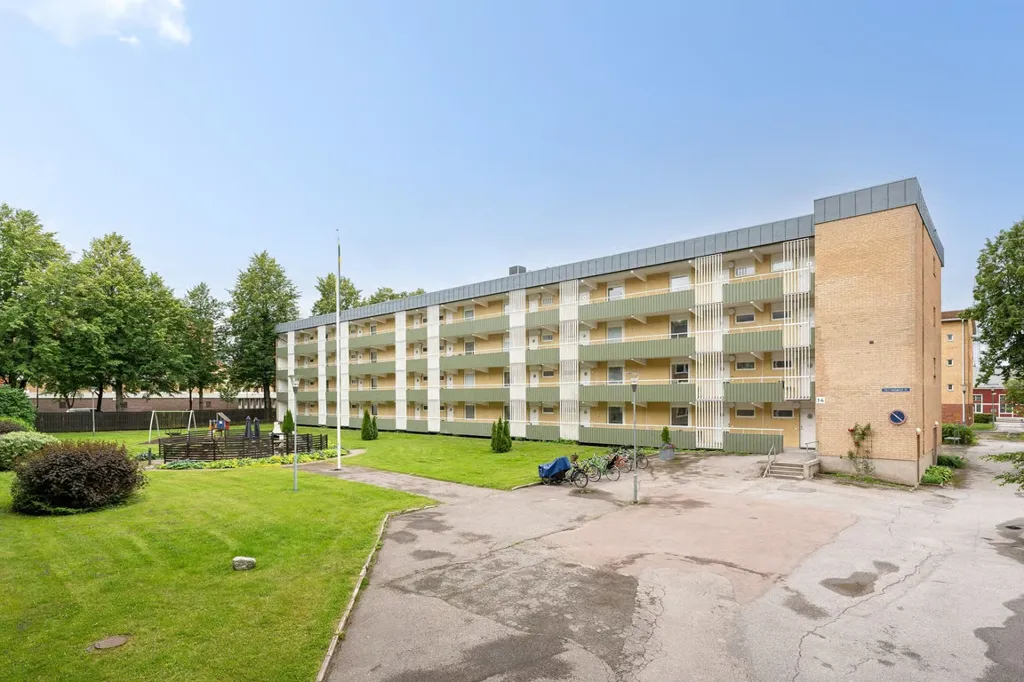 Aed - Two-Bedroom Flat with West-Facing Balcony in Gävle