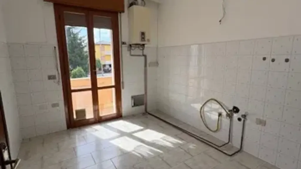 Pièces - Apartment with Private Garden in Adria
