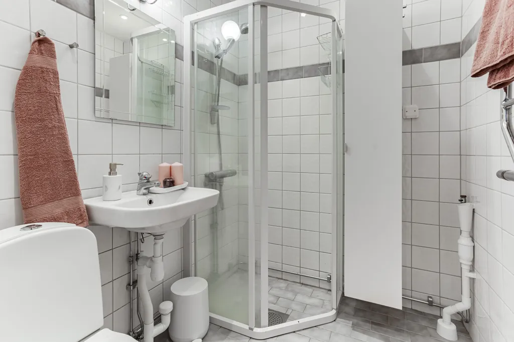 Salles de bain - Sunny Balcony Flat in Hägernäs