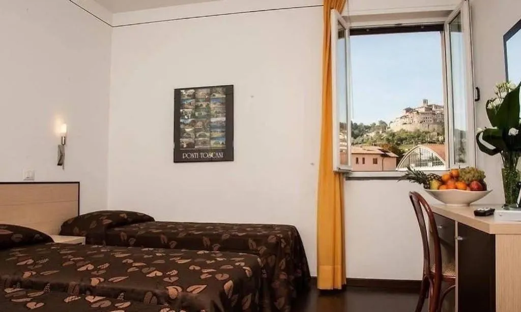 Chambres - Hotel Complex with Pool in Anghiari, Tuscany