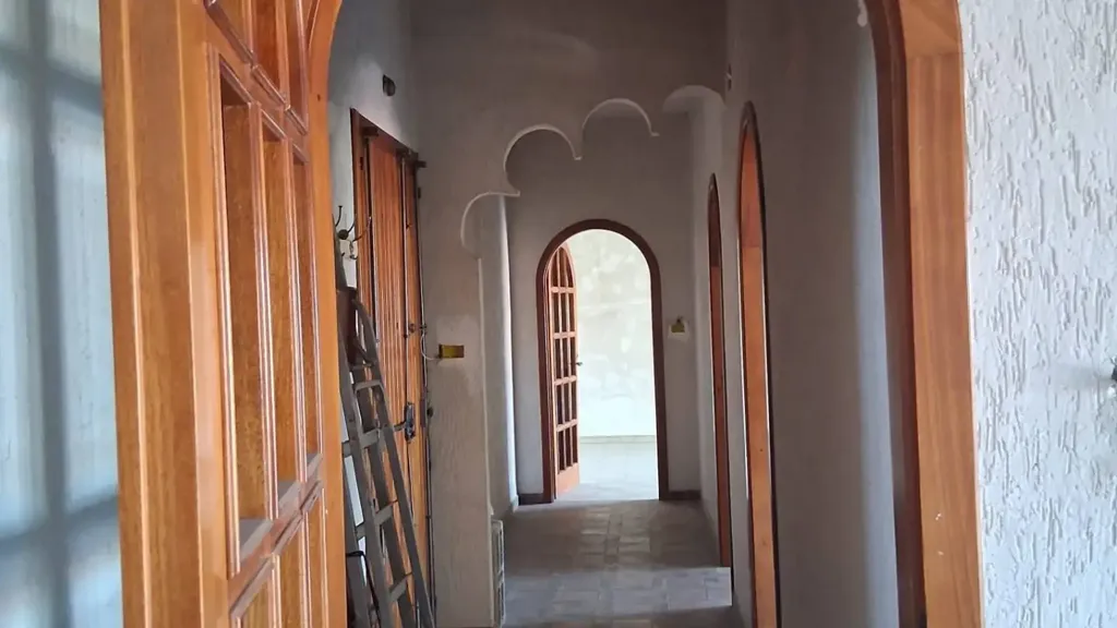 hallway_entrance