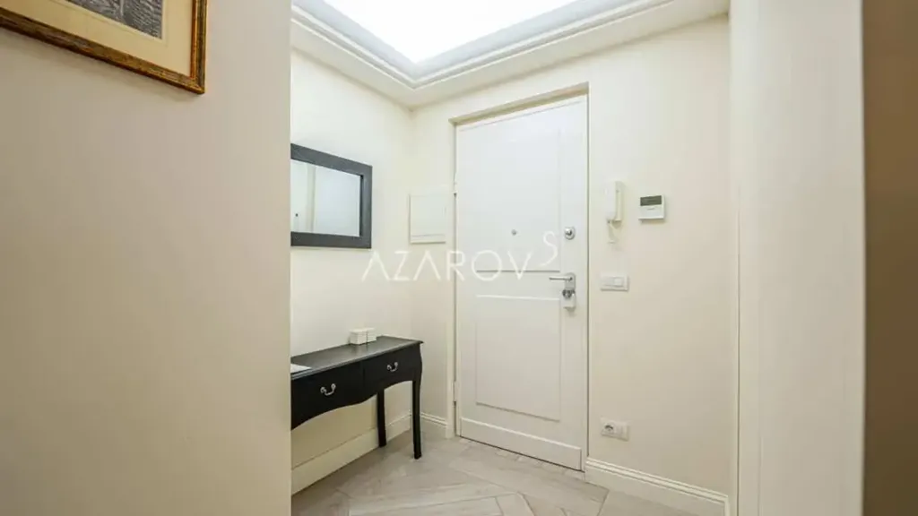 Entrée - Studio Flat for Renovation in Sanremo