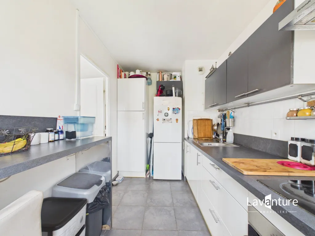 Cuisine - Appartement 3 Pièces avec Balcon à Châtenay-Malabry