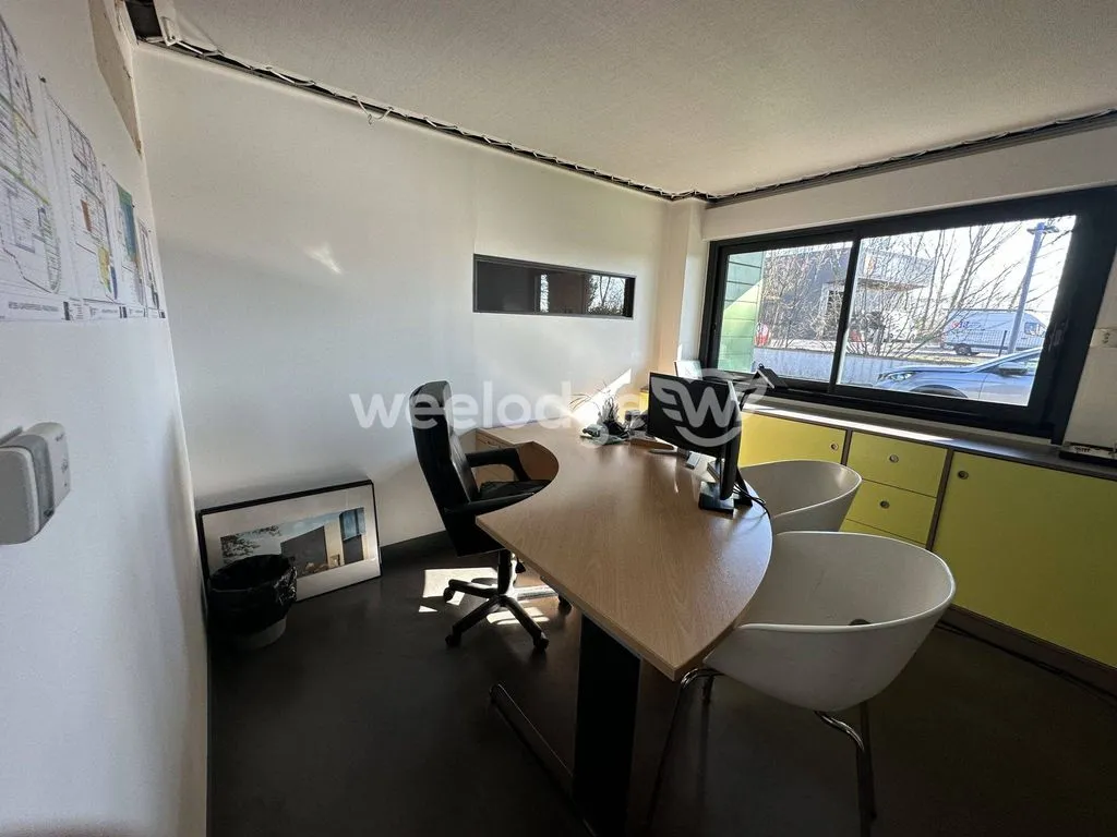 Kabinet - Office Space with Parking in Bouguenais
