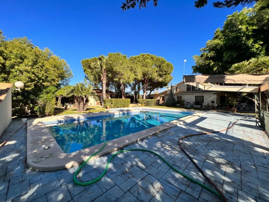 Bassein - Detached House with Pool in Elche