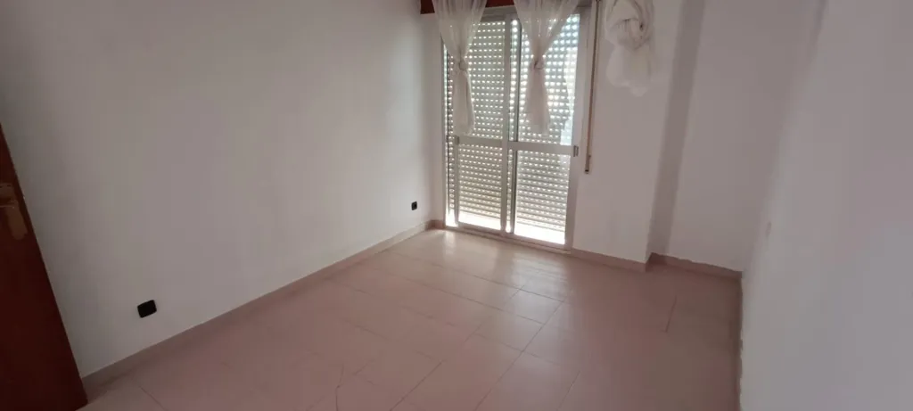 3 magamistoaga korter asukohas Zamora