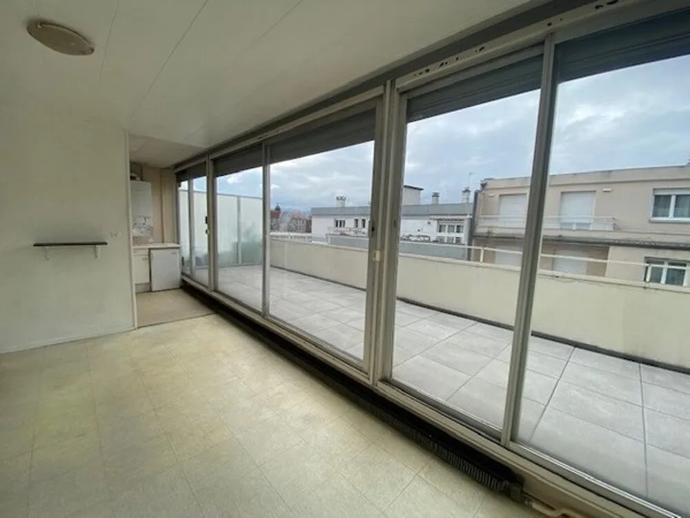 Rõdu - 1-Bedroom Apartment with Terrace in Clermont-Ferrand