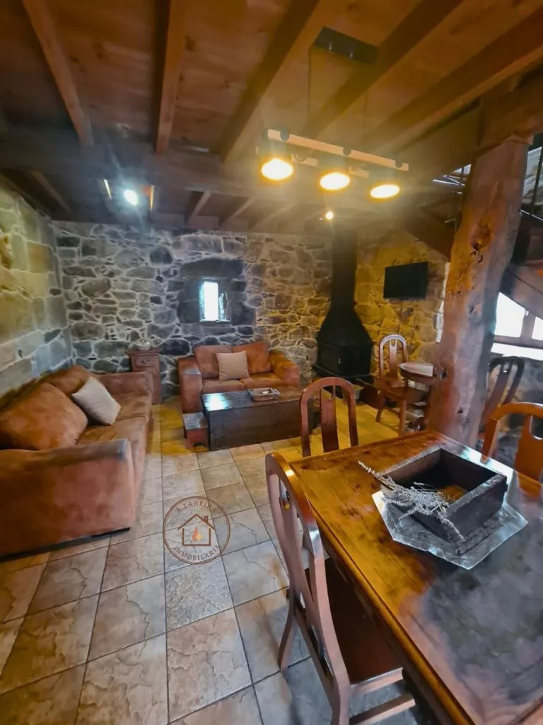 Salle à manger - Restored Rural Chalet with Pool in Gomesende