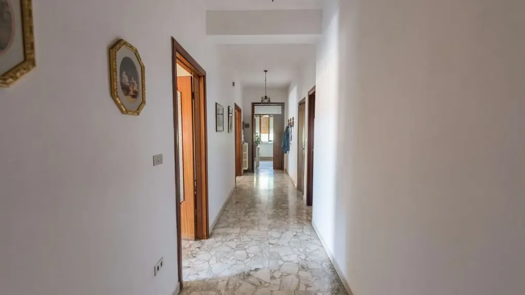 hallway_entrance
