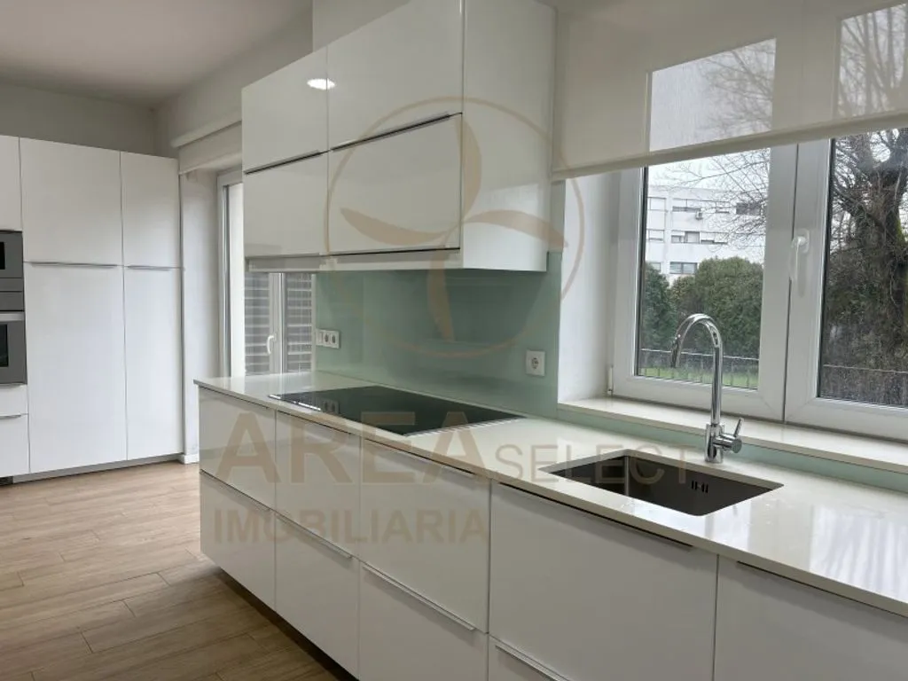 Köök - Luxury T5 House with Garden in Guimarães