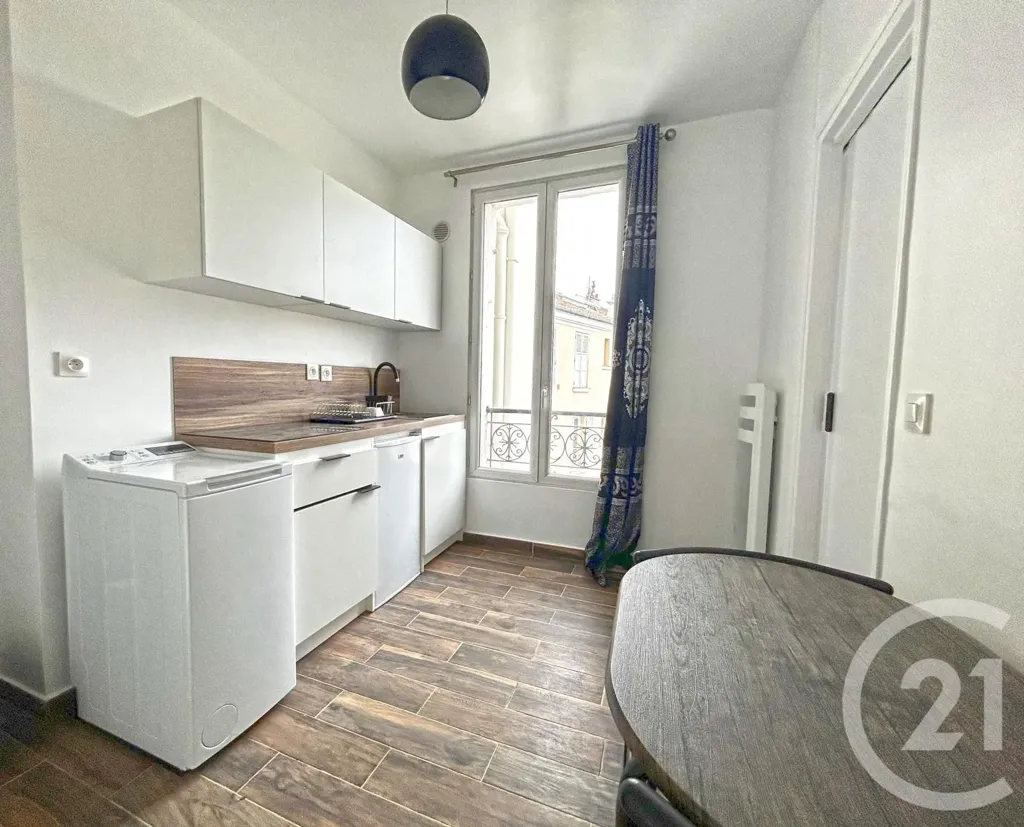 Kitchen - Meubled Studio with Metro Access in Aubervilliers