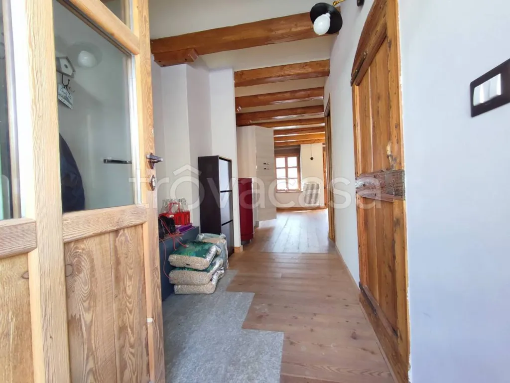 Esik - Apartment with Mountain View in Chianale