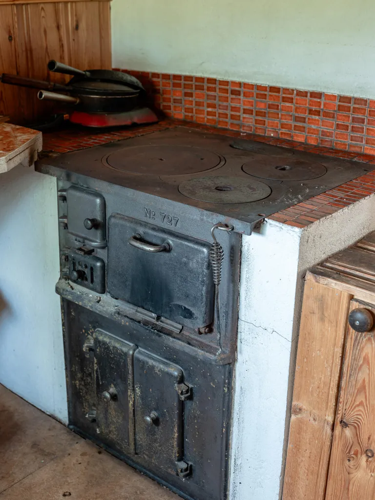 Cuisine - Cottage with Lake View near Brintbodarna